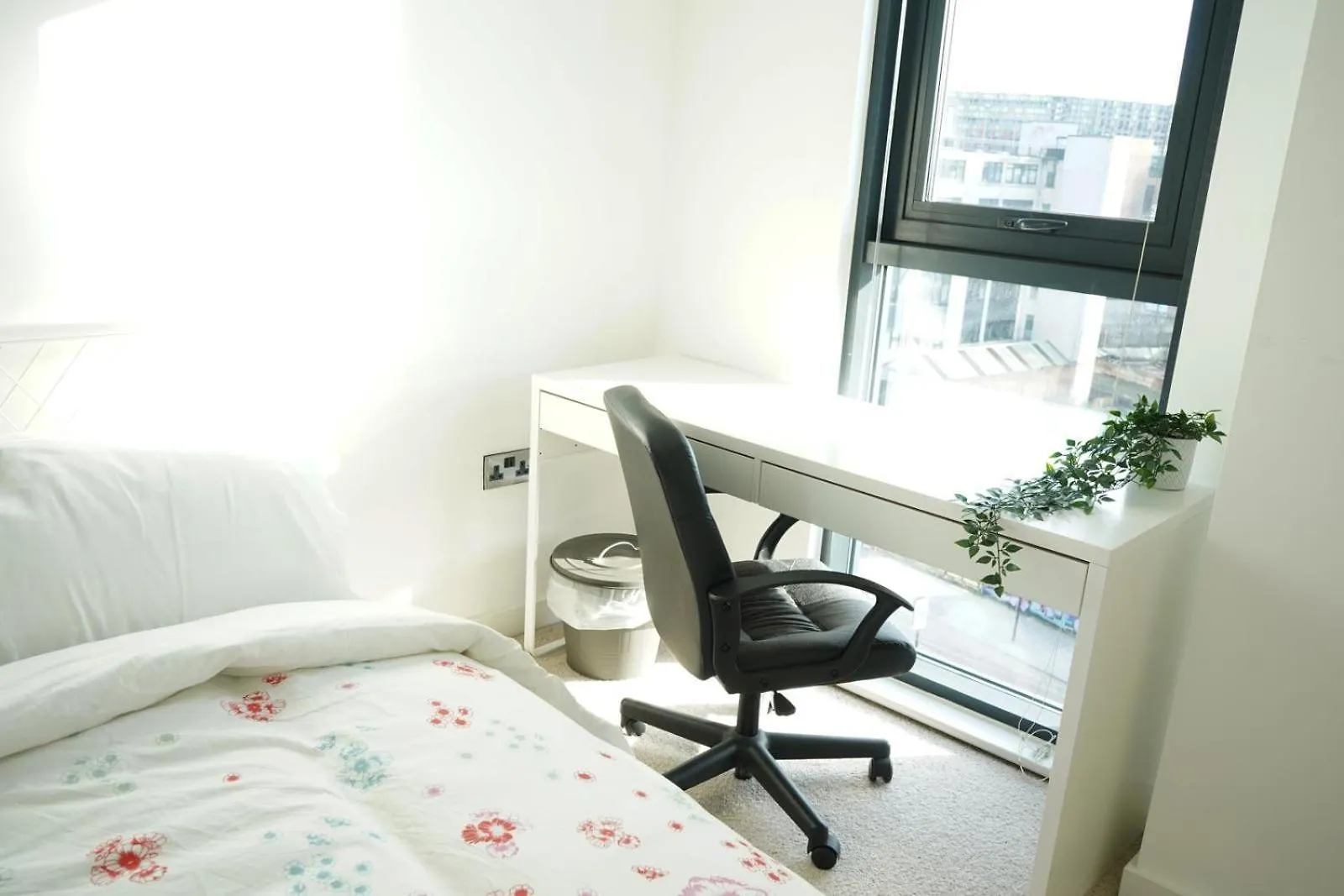 Inviting 2-Bed Apartment In שפילד