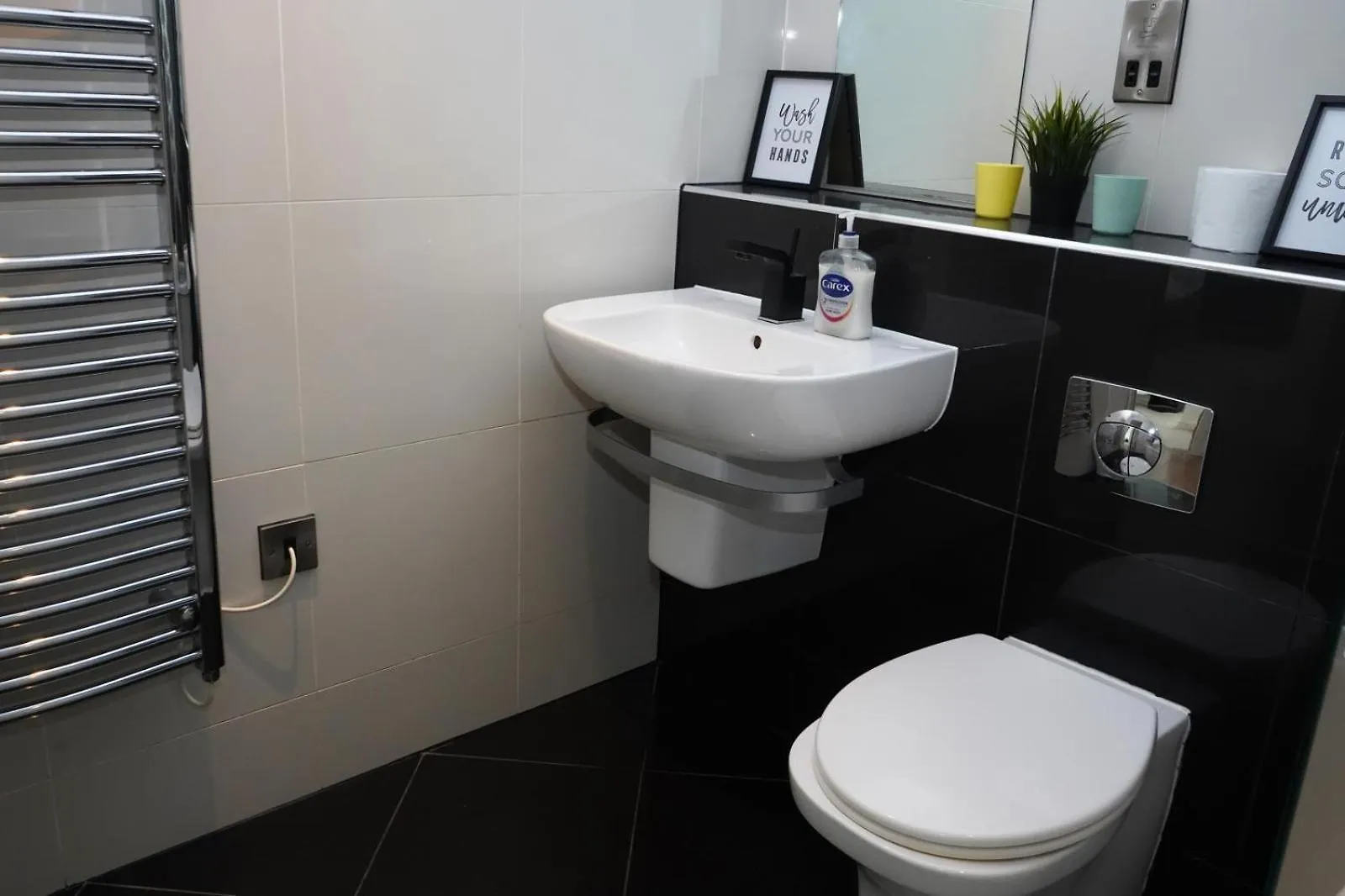 Inviting 2-Bed Apartment In שפילד